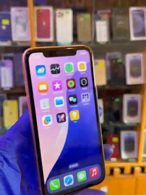 iPhone XR - UK used 128