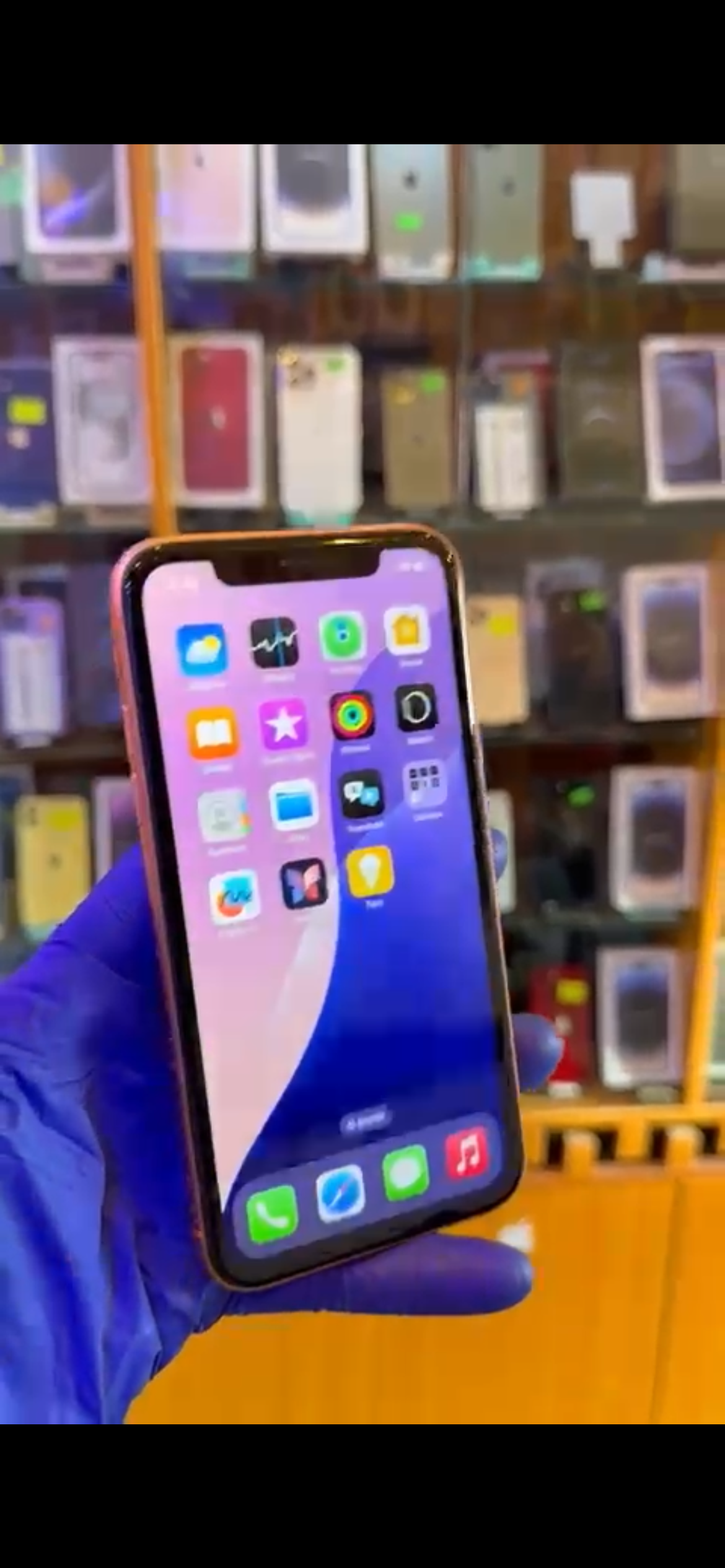 iPhone XR - UK used 128