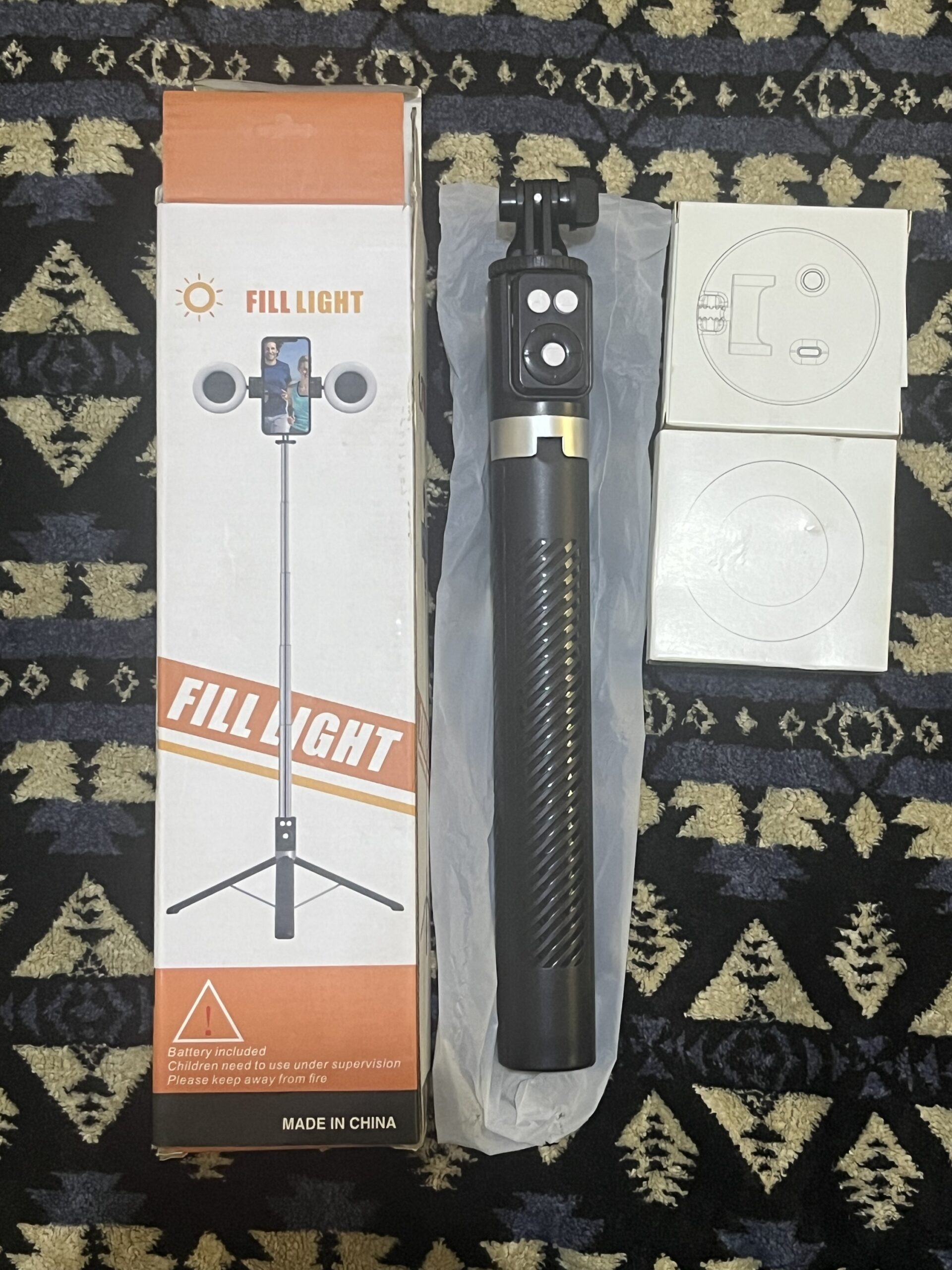 Tripod stand with two extra lights