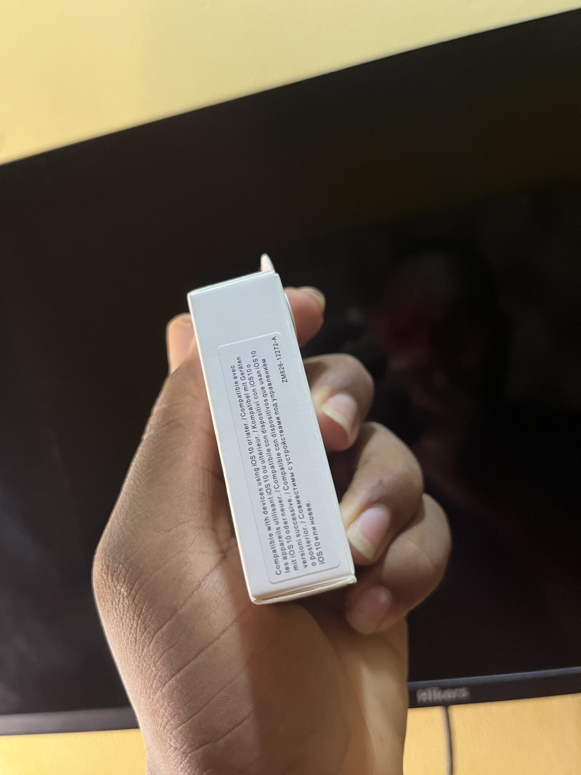 Original iPhone Ear Phones - Image 2